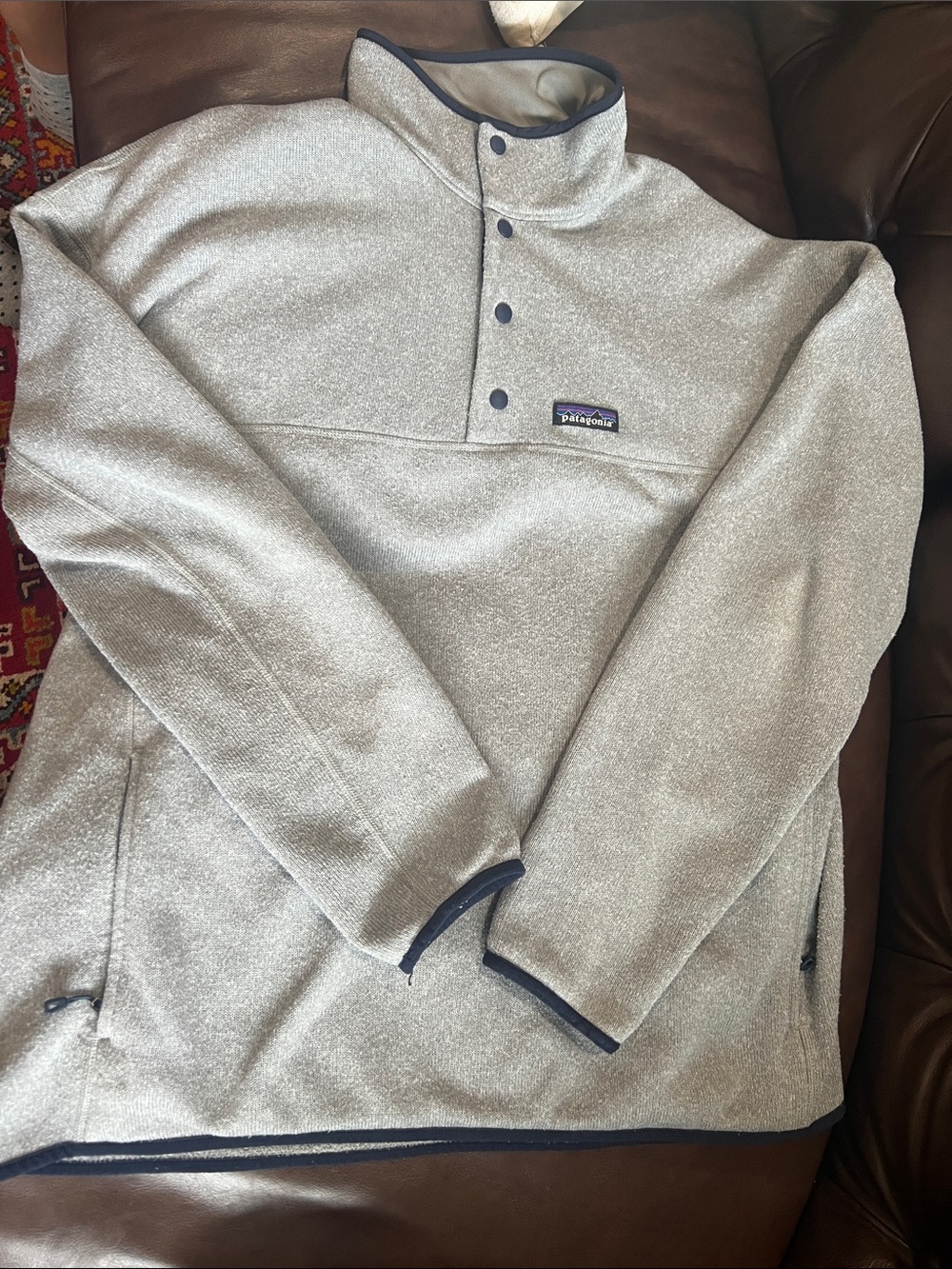 Patagonia Light Heather Gray Fleece Snap Pullover with Navy Trim